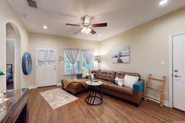 1118 Lonesome, Canyon Lake, TX 78133