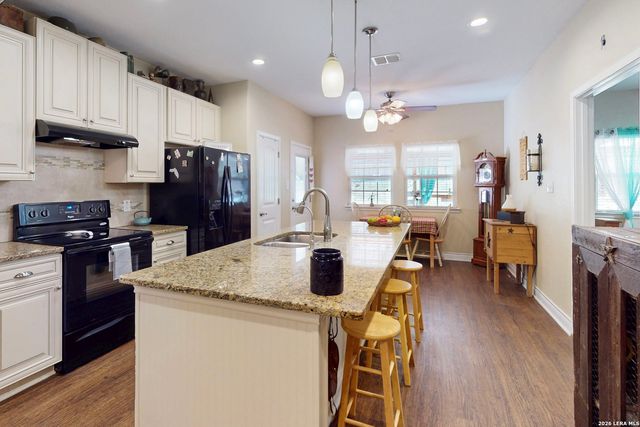 1118 Lonesome, Canyon Lake, TX 78133