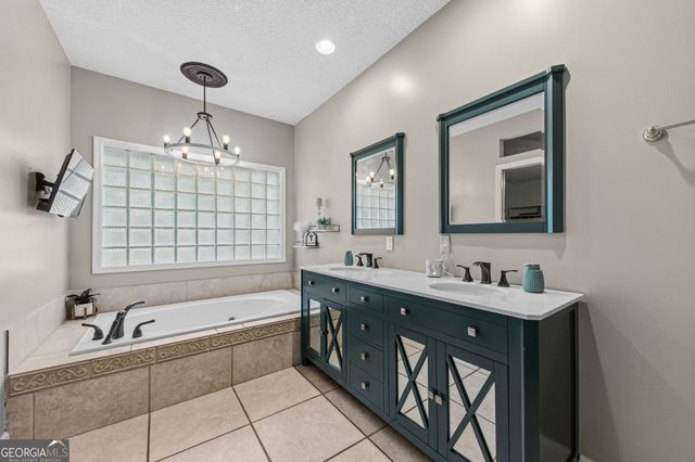 811 Riverview Drive W, St. Marys, GA 31558