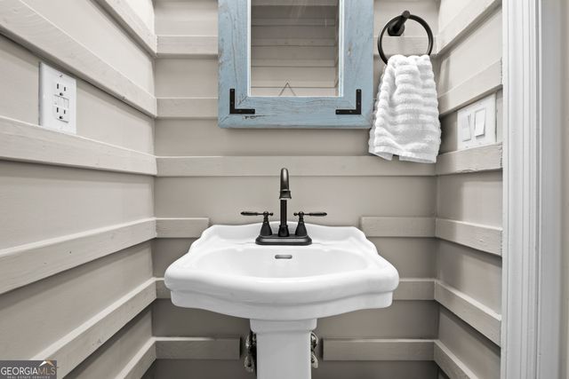 811 Riverview Drive W, St. Marys, GA 31558