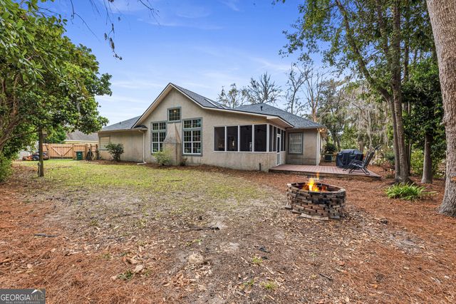 811 Riverview Drive W, St. Marys, GA 31558