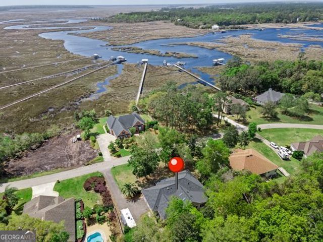 811 Riverview Drive W, St. Marys, GA 31558