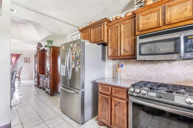 15123 Lindstrom Road, Crosby, TX 77532