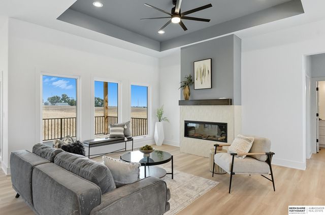 6333 N 207th Street, Elkhorn, NE 68022