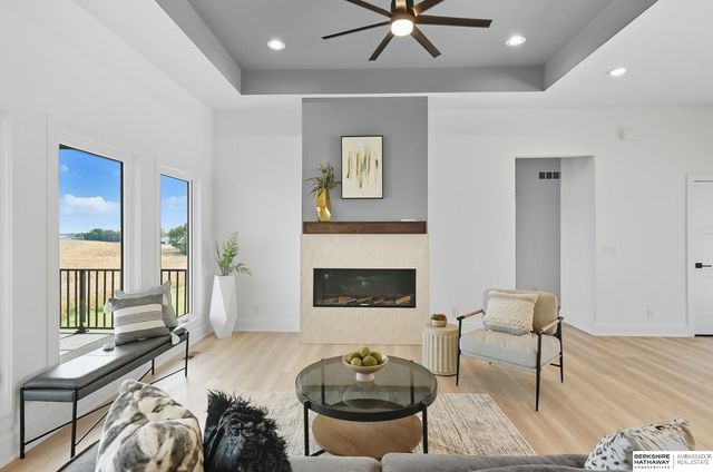 6333 N 207th Street, Elkhorn, NE 68022