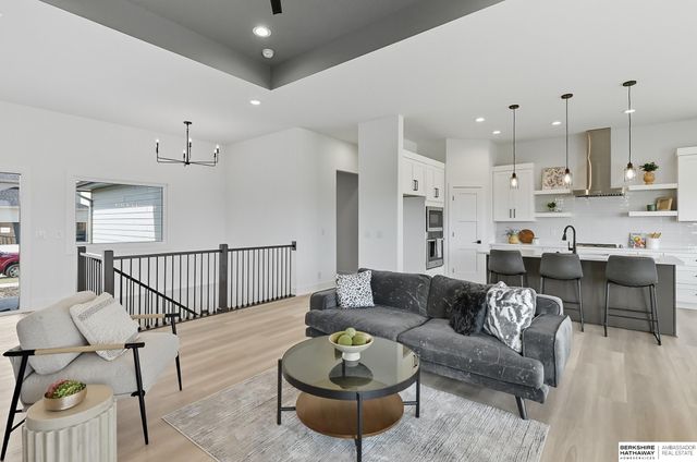 6333 N 207th Street, Elkhorn, NE 68022