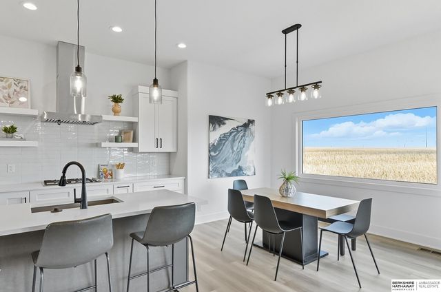 6333 N 207th Street, Elkhorn, NE 68022