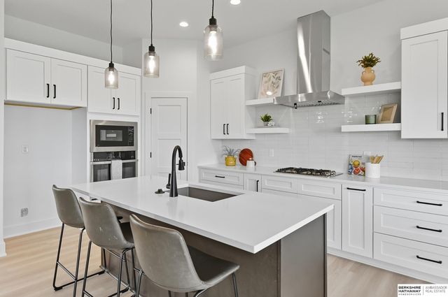 6333 N 207th Street, Elkhorn, NE 68022