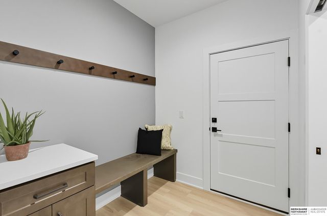 6333 N 207th Street, Elkhorn, NE 68022