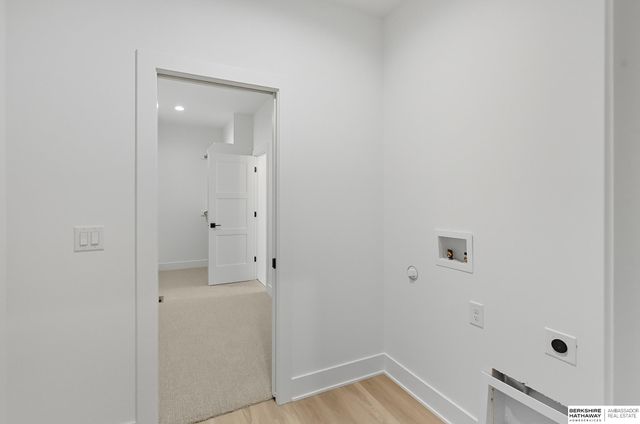 6333 N 207th Street, Elkhorn, NE 68022