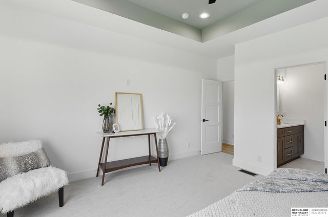 6333 N 207th Street, Elkhorn, NE 68022