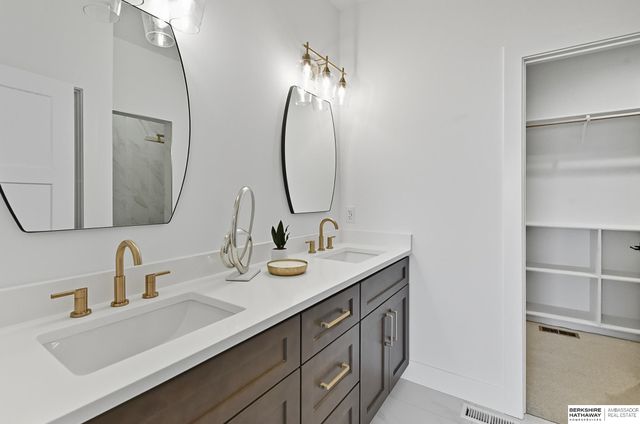 6333 N 207th Street, Elkhorn, NE 68022