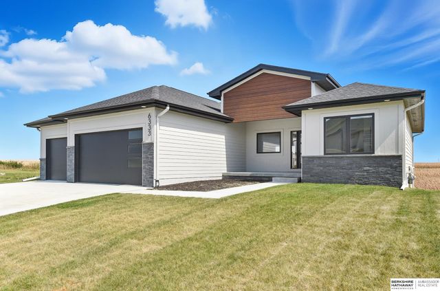 6333 N 207th Street, Elkhorn, NE 68022