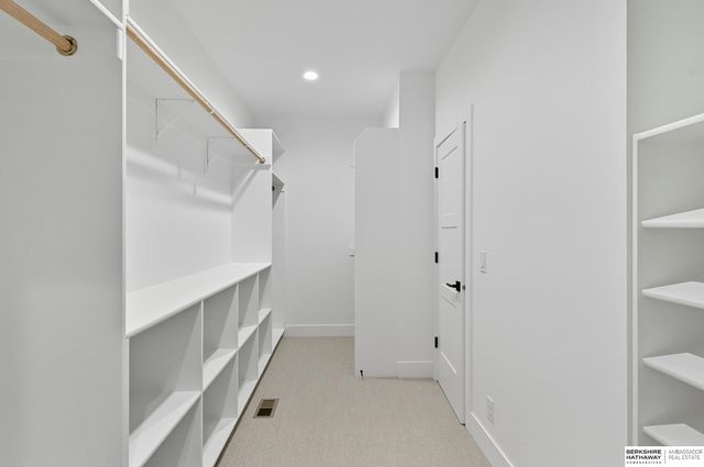 6333 N 207th Street, Elkhorn, NE 68022