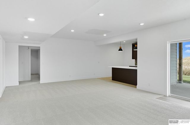 6333 N 207th Street, Elkhorn, NE 68022