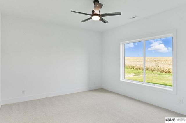 6333 N 207th Street, Elkhorn, NE 68022