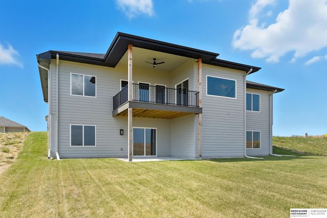 6333 N 207th Street, Elkhorn, NE 68022