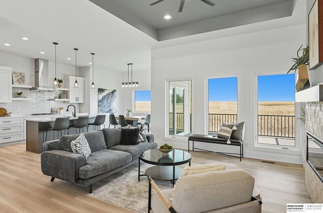 6333 N 207th Street, Elkhorn, NE 68022