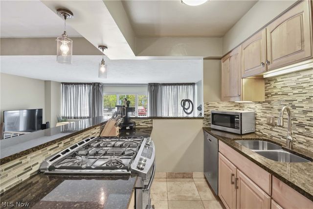12900 Lake Avenue 117, Lakewood, OH 44107