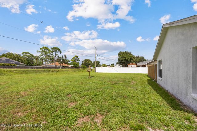 427 Delmonico Street NE, Palm Bay, FL 32907