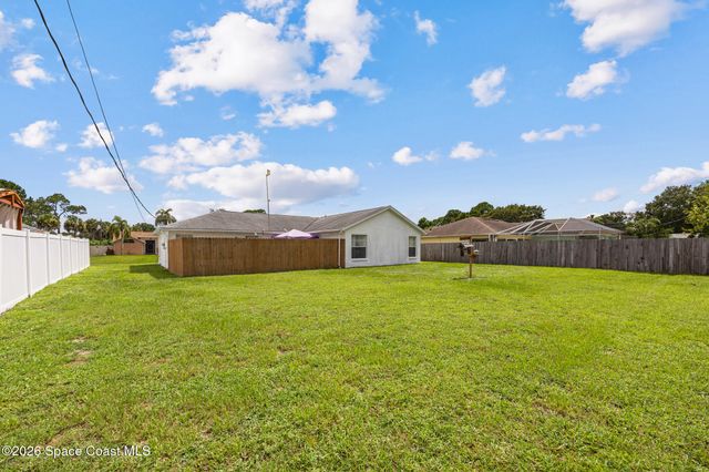 427 Delmonico Street NE, Palm Bay, FL 32907