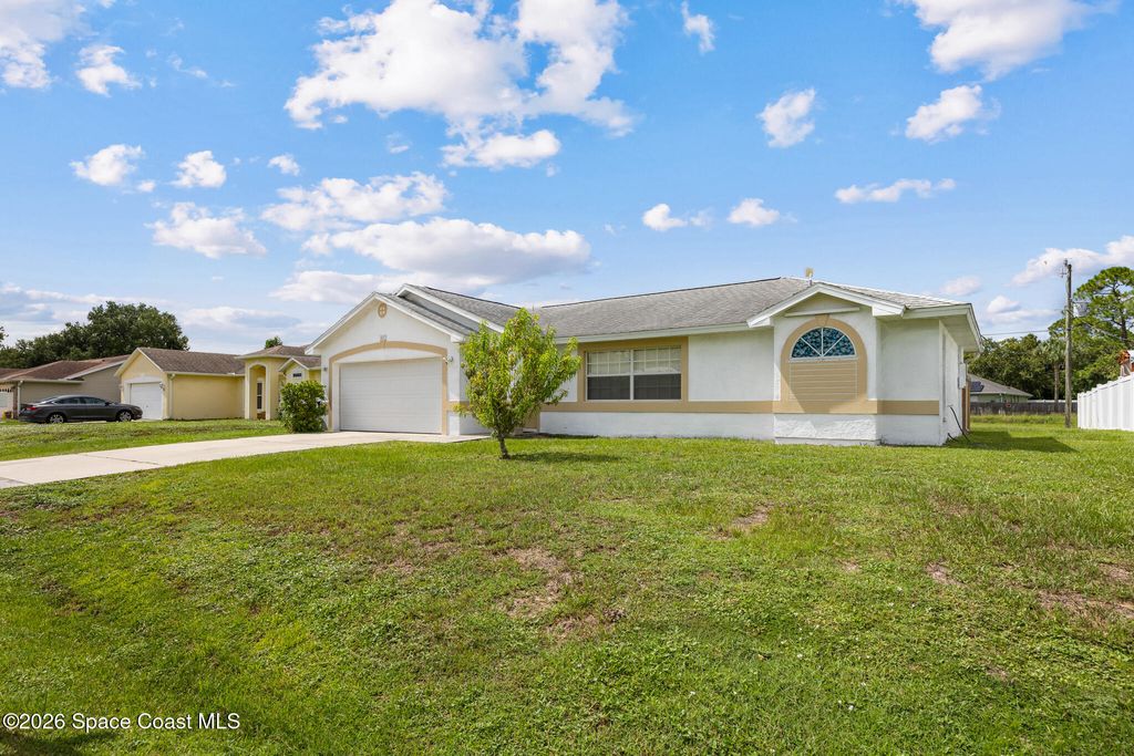 427 Delmonico Street NE, Palm Bay, FL 32907