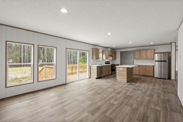 8996 Old State Road, Holly Hill, SC 29059