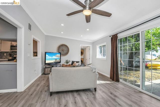 2191 E Cypress Rd, Oakley, CA 94561