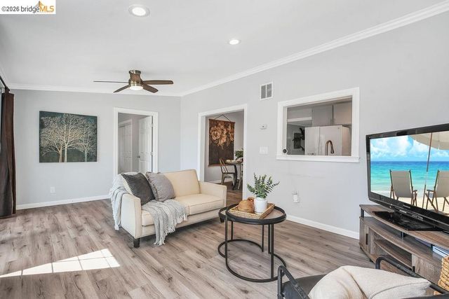 2191 E Cypress Rd, Oakley, CA 94561