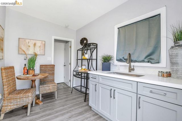 2191 E Cypress Rd, Oakley, CA 94561