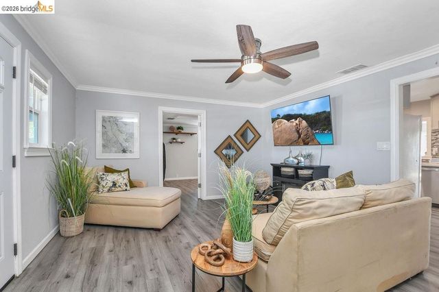 2191 E Cypress Rd, Oakley, CA 94561