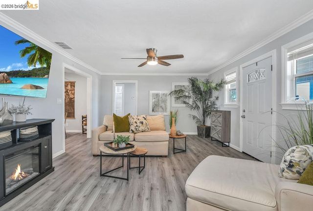 2191 E Cypress Rd, Oakley, CA 94561