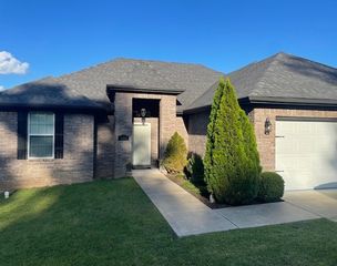 686 W Thornstone Avenue, West Fork, AR 72774