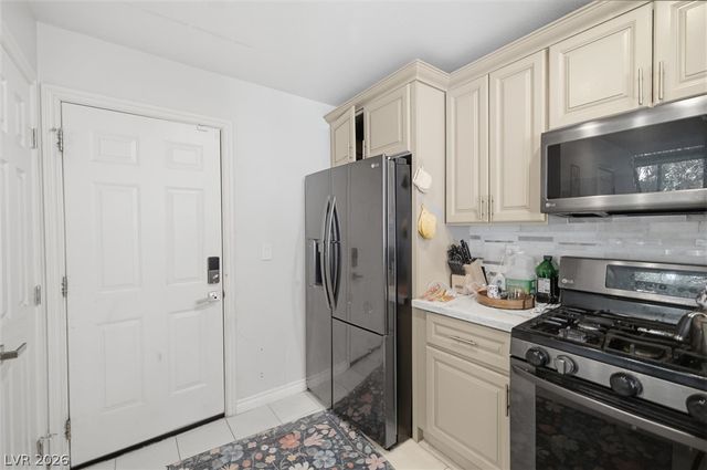 3305 Summerfield Lane, Las Vegas, NV 89117