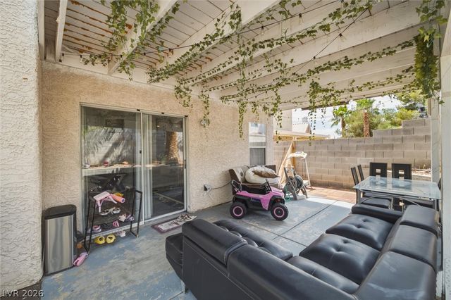 3305 Summerfield Lane, Las Vegas, NV 89117