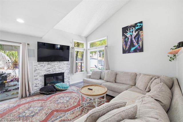 3305 Summerfield Lane, Las Vegas, NV 89117