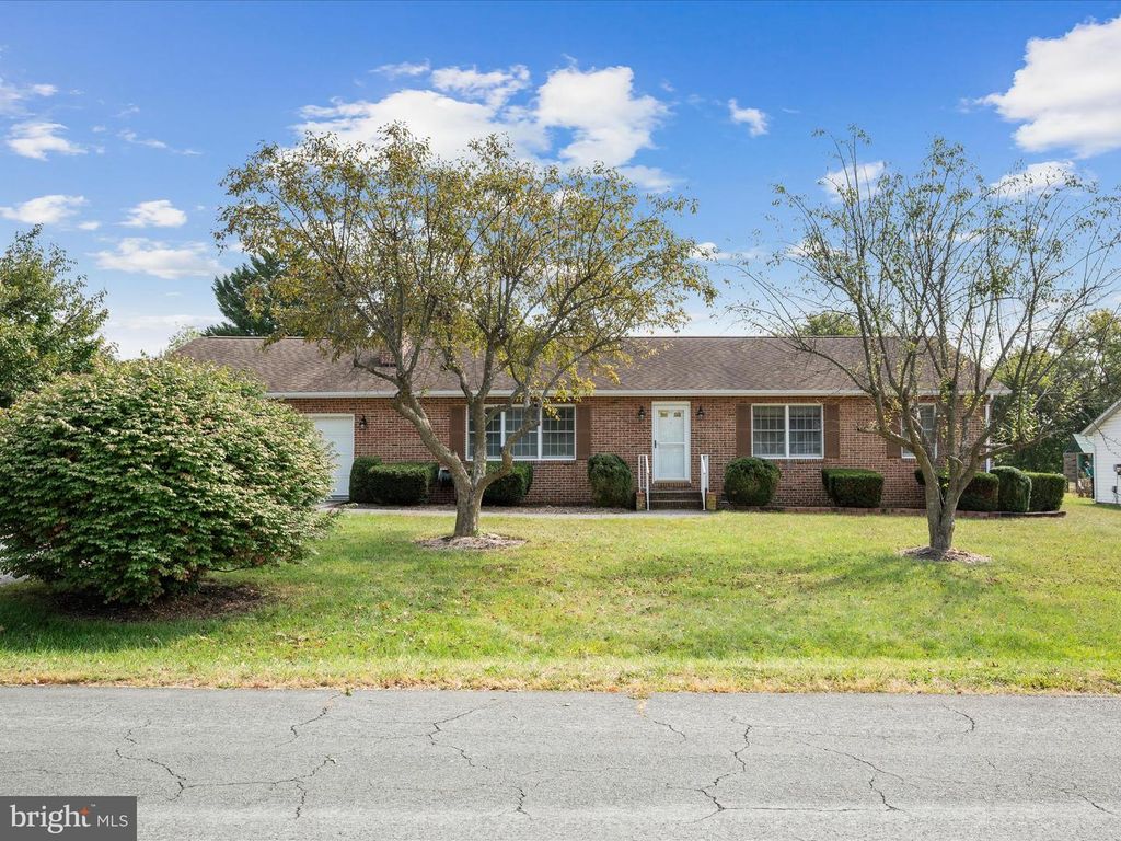 104 WAKELAND DR, Stephens City, VA 22655