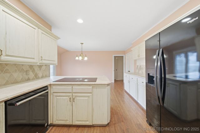 2912 E 38th Street S, Tulsa, OK 74105