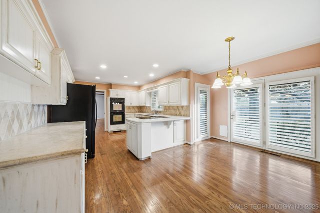 2912 E 38th Street S, Tulsa, OK 74105