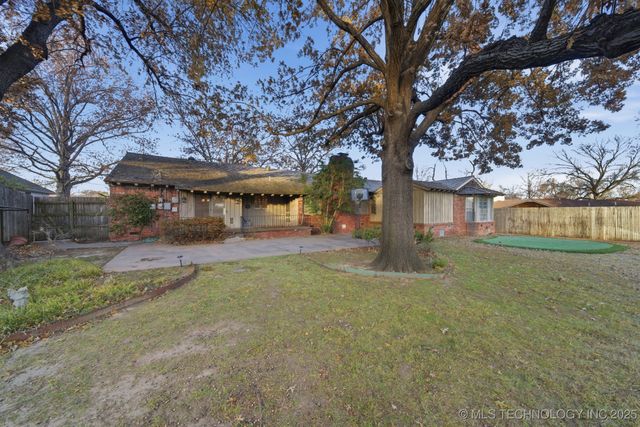 2912 E 38th Street S, Tulsa, OK 74105