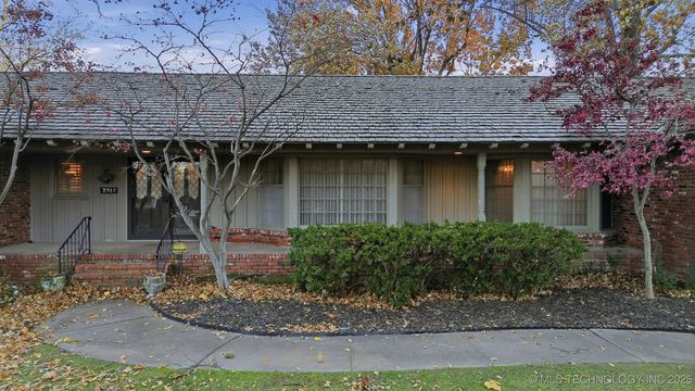 2912 E 38th Street S, Tulsa, OK 74105