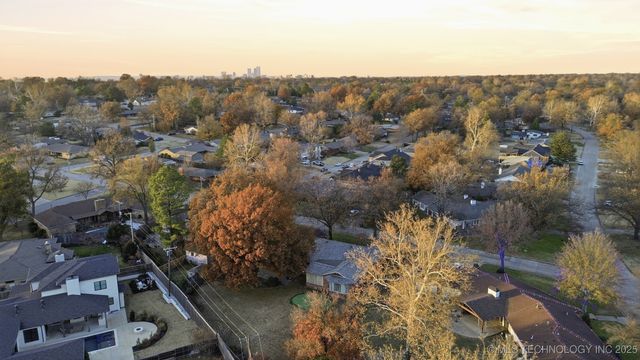 2912 E 38th Street S, Tulsa, OK 74105