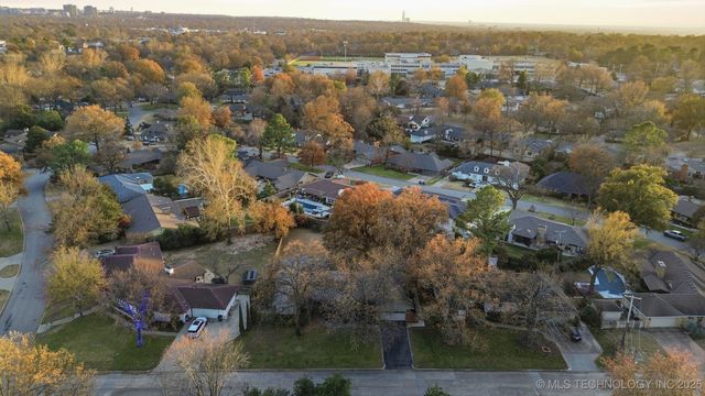 2912 E 38th Street S, Tulsa, OK 74105