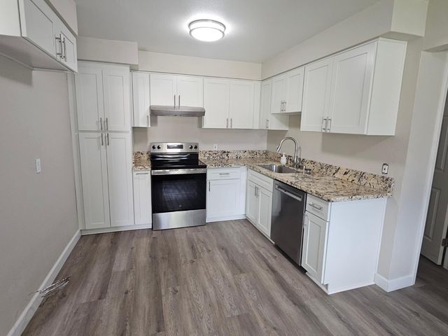 2225 Arliss Way, Sacramento, CA 95822