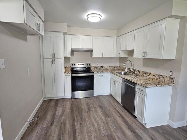 2225 Arliss Way, Sacramento, CA 95822