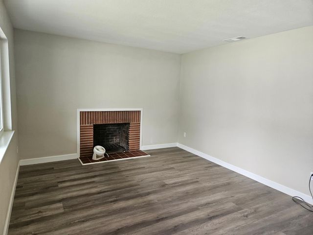 2225 Arliss Way, Sacramento, CA 95822