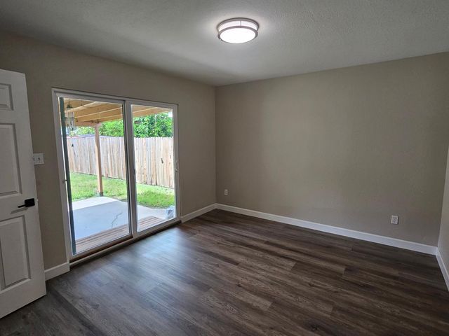 2225 Arliss Way, Sacramento, CA 95822