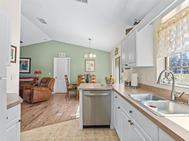 11330 E LEVY STREET, Williston, FL 32696