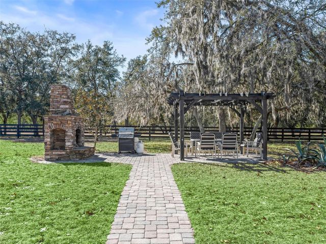 11330 E LEVY STREET, Williston, FL 32696