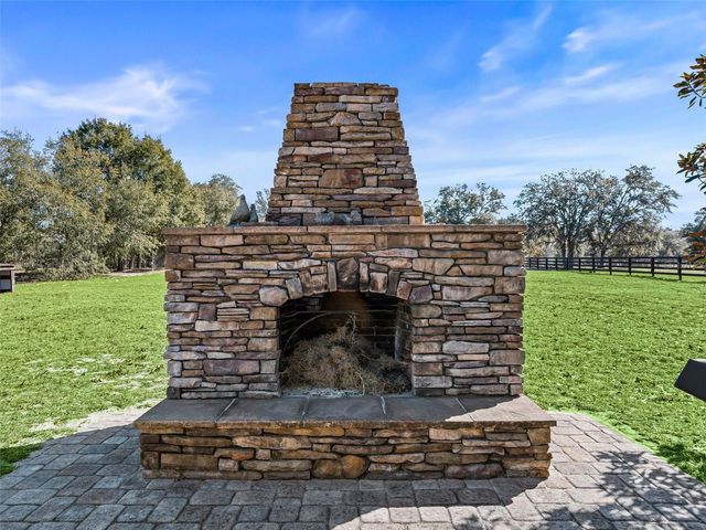 11330 E LEVY STREET, Williston, FL 32696